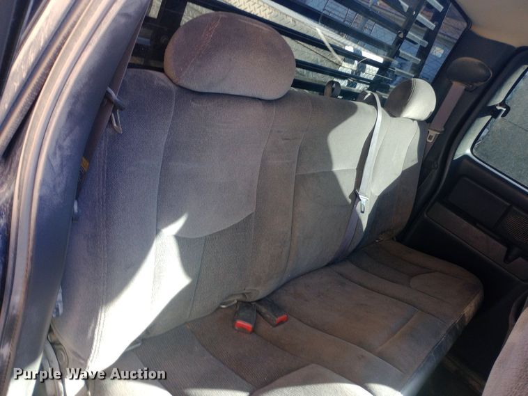 image for item DW0952 2006 GMC Sierra 1500 Ext. Cab pickup truck