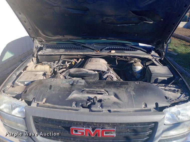 image for item DW0952 2006 GMC Sierra 1500 Ext. Cab pickup truck