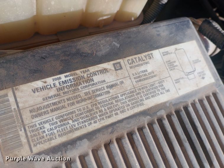 image for item DW0952 2006 GMC Sierra 1500 Ext. Cab pickup truck