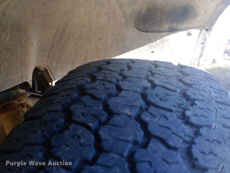 image for item DW0952 2006 GMC Sierra 1500 Ext. Cab pickup truck