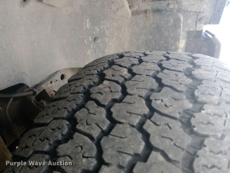 image for item DW0952 2006 GMC Sierra 1500 Ext. Cab pickup truck