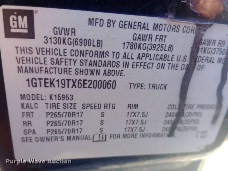 image for item DW0952 2006 GMC Sierra 1500 Ext. Cab pickup truck