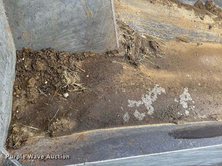 image for item DW2482 2005 International 7400 dump truck