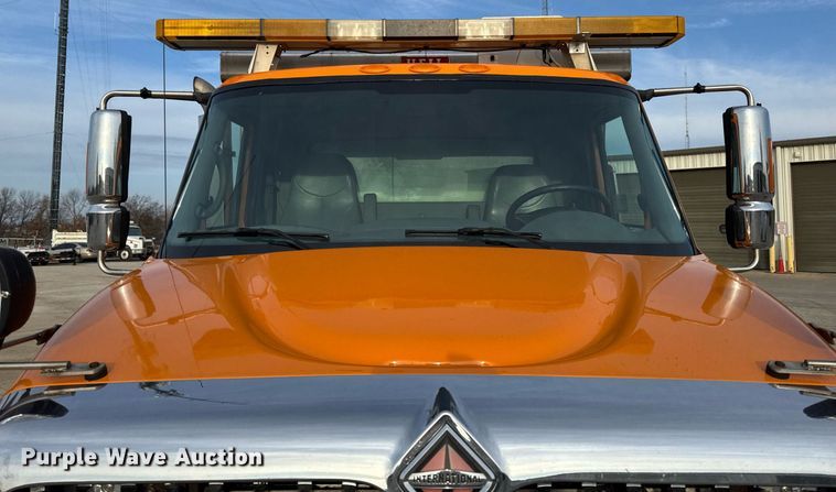 image for item DW2482 2005 International 7400 dump truck