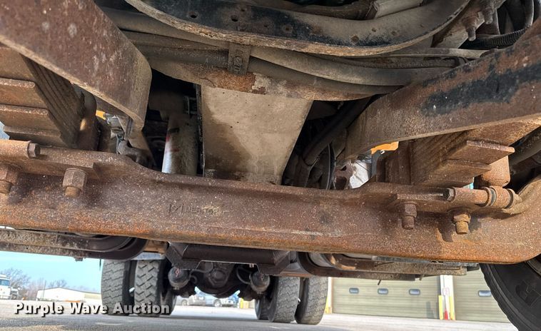 image for item DW2482 2005 International 7400 dump truck