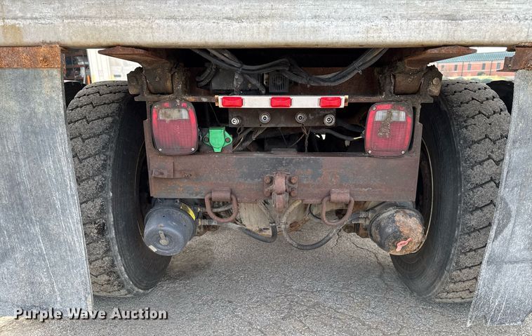 image for item DW2482 2005 International 7400 dump truck