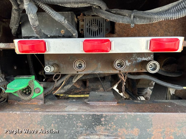 image for item DW2482 2005 International 7400 dump truck