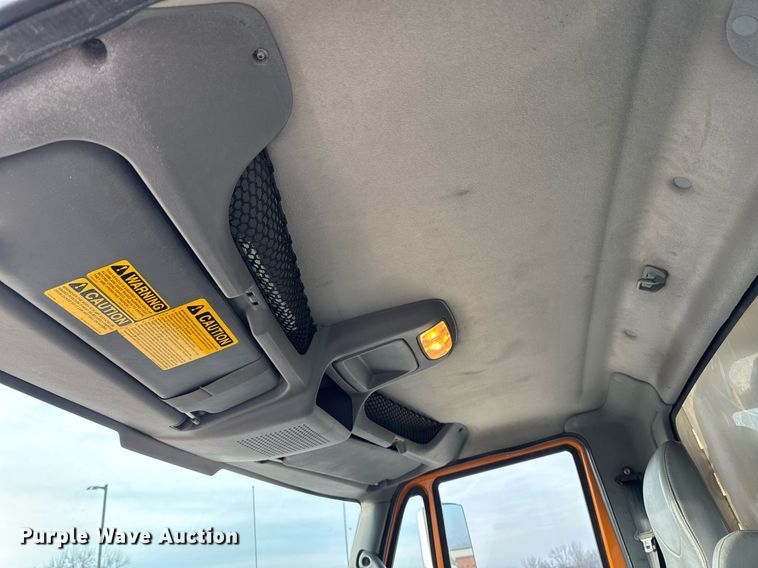 image for item DW2482 2005 International 7400 dump truck