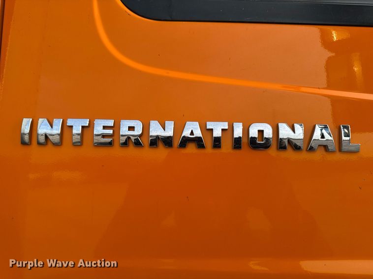 image for item DW2482 2005 International 7400 dump truck