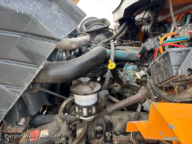 image for item DW2482 2005 International 7400 dump truck