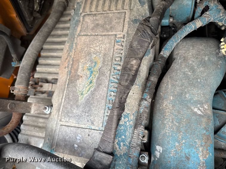 image for item DW2482 2005 International 7400 dump truck