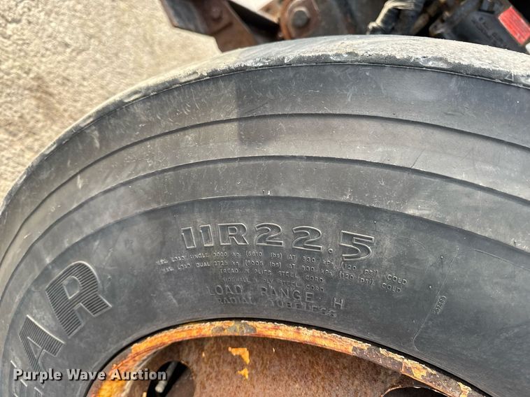 image for item DW2482 2005 International 7400 dump truck