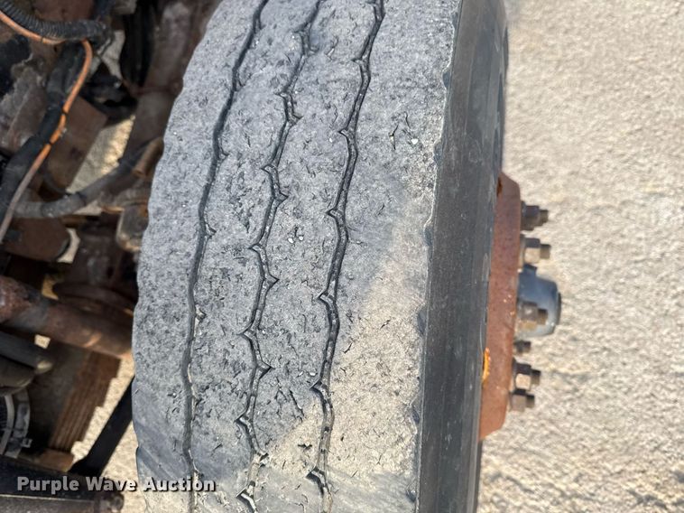 image for item DW2482 2005 International 7400 dump truck