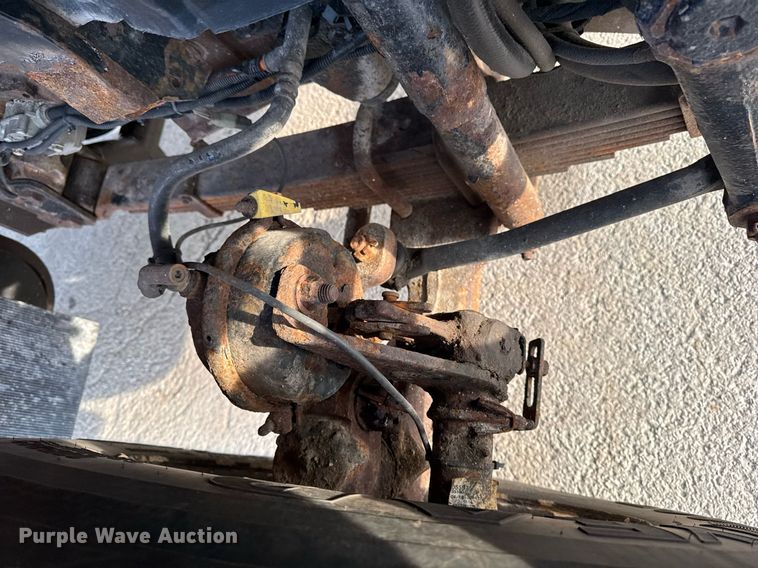 image for item DW2482 2005 International 7400 dump truck