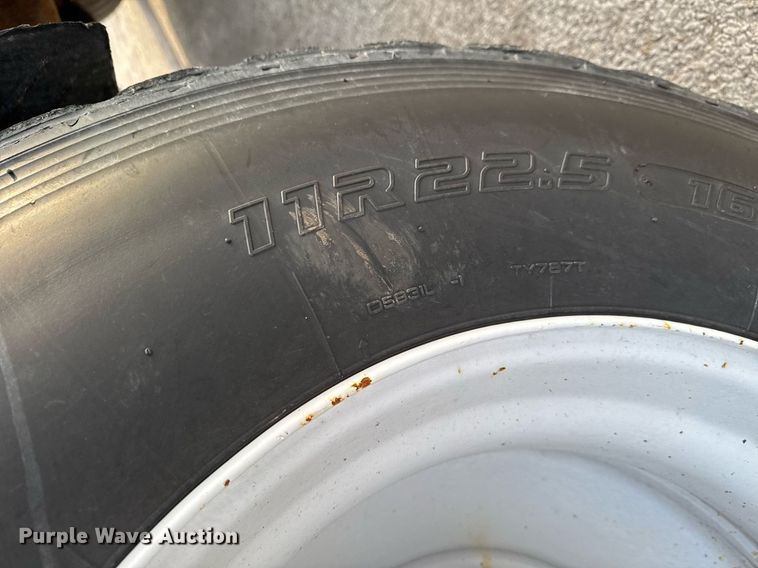 image for item DW2482 2005 International 7400 dump truck