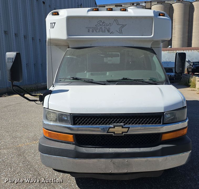 image for item DW3801 2010 Chevrolet Express G4500 shuttle bus