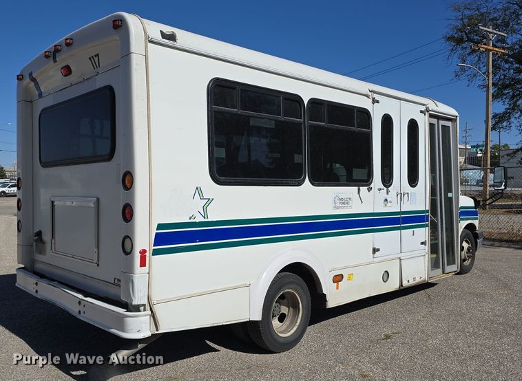 image for item DW3801 2010 Chevrolet Express G4500 shuttle bus