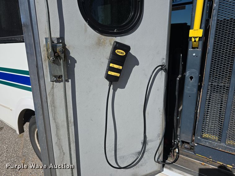 image for item DW3801 2010 Chevrolet Express G4500 shuttle bus