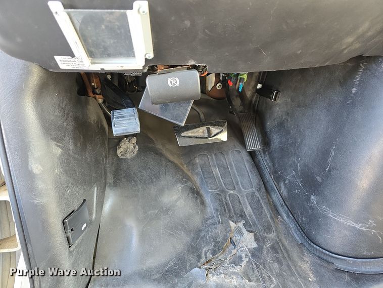 image for item DW3801 2010 Chevrolet Express G4500 shuttle bus