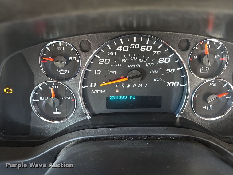 image for item DW3801 2010 Chevrolet Express G4500 shuttle bus