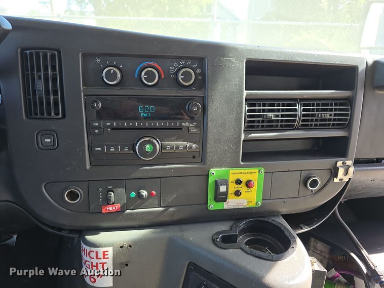 image for item DW3801 2010 Chevrolet Express G4500 shuttle bus