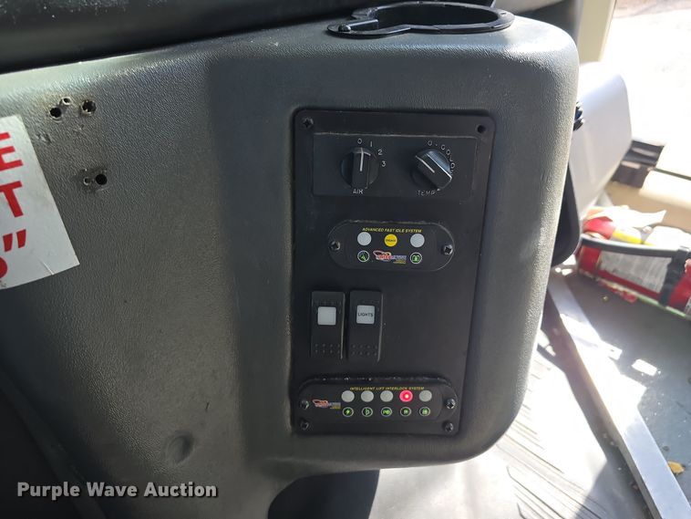 image for item DW3801 2010 Chevrolet Express G4500 shuttle bus