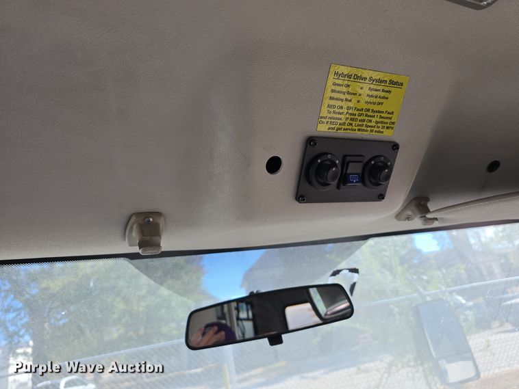 image for item DW3801 2010 Chevrolet Express G4500 shuttle bus