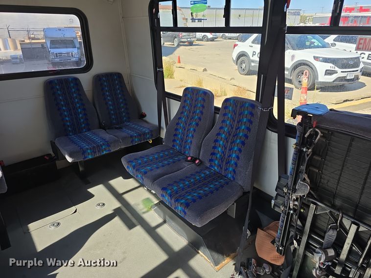 image for item DW3801 2010 Chevrolet Express G4500 shuttle bus