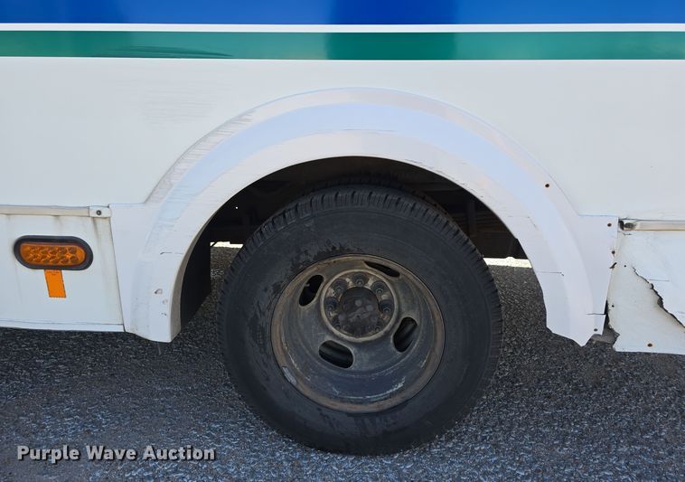 image for item DW3801 2010 Chevrolet Express G4500 shuttle bus
