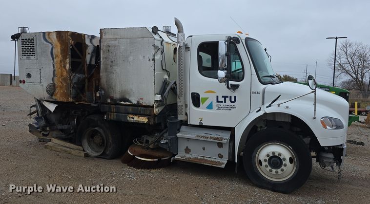 image for item DW3930 2018 Freightliner Business Class M2 street sweeper truck