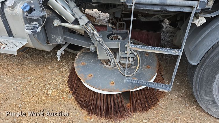 image for item DW3930 2018 Freightliner Business Class M2 street sweeper truck