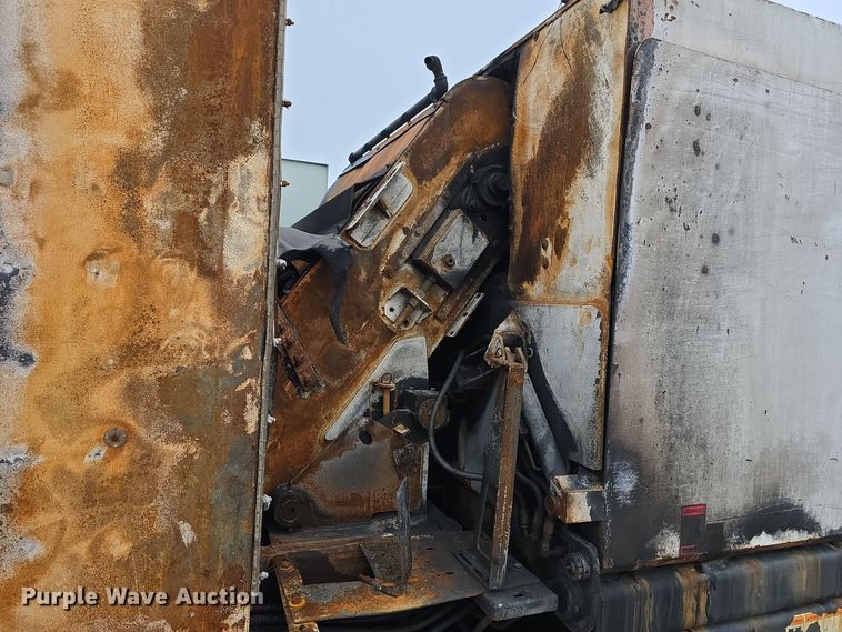 image for item DW3930 2018 Freightliner Business Class M2 street sweeper truck