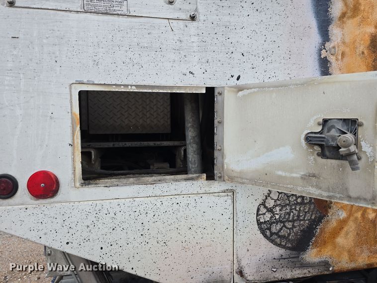 image for item DW3930 2018 Freightliner Business Class M2 street sweeper truck