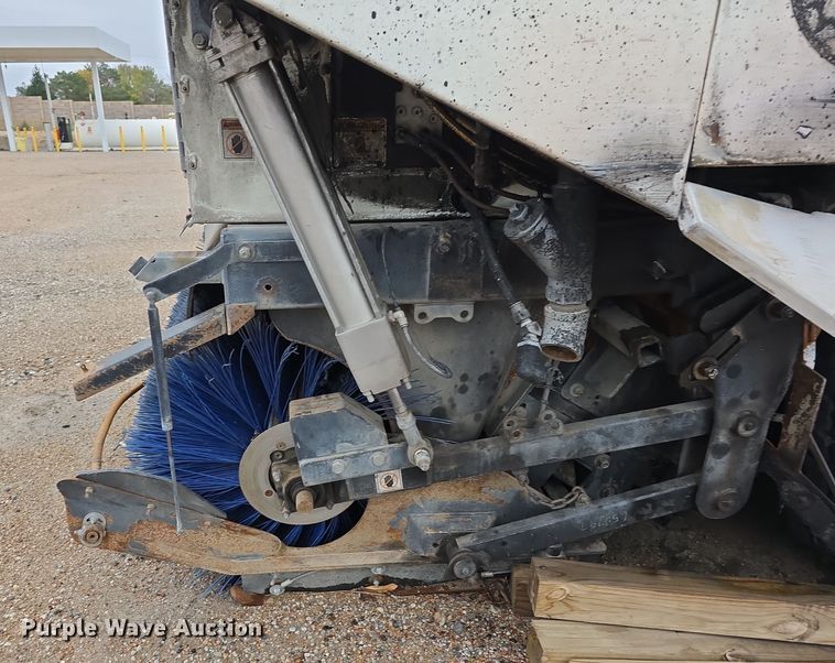 image for item DW3930 2018 Freightliner Business Class M2 street sweeper truck