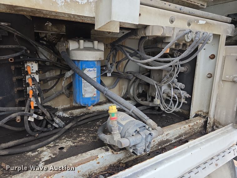 image for item DW3930 2018 Freightliner Business Class M2 street sweeper truck