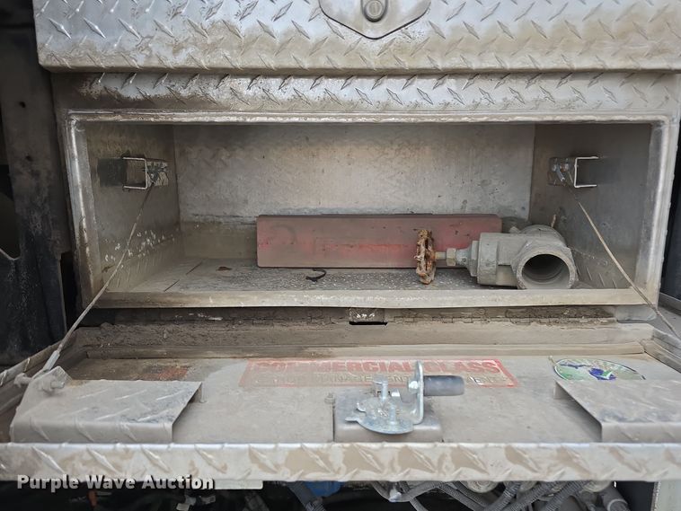 image for item DW3930 2018 Freightliner Business Class M2 street sweeper truck