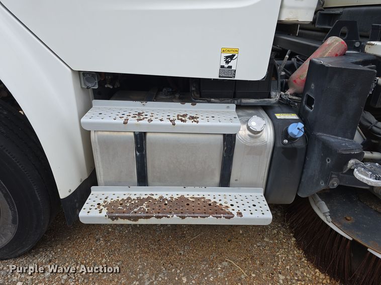 image for item DW3930 2018 Freightliner Business Class M2 street sweeper truck