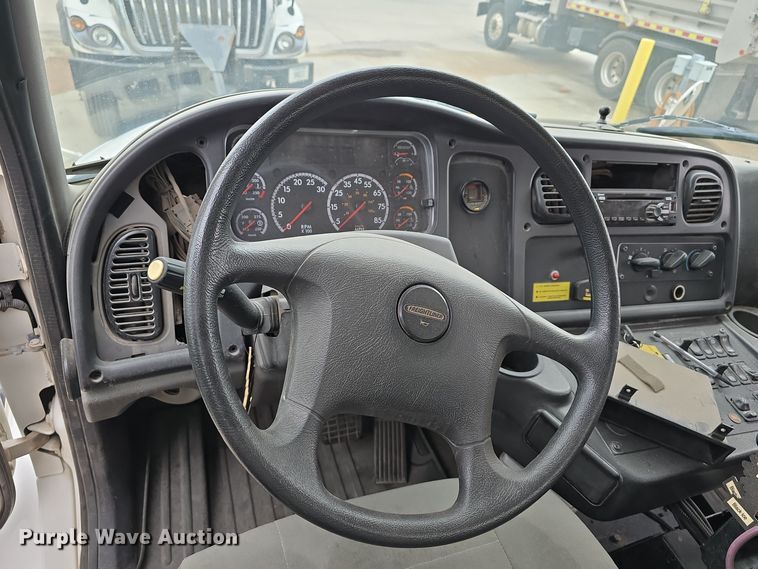 image for item DW3930 2018 Freightliner Business Class M2 street sweeper truck