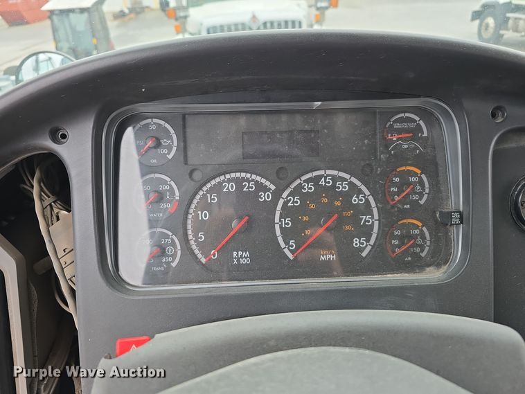 image for item DW3930 2018 Freightliner Business Class M2 street sweeper truck