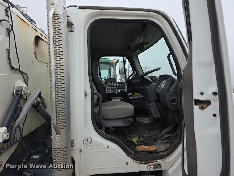 image for item DW3930 2018 Freightliner Business Class M2 street sweeper truck