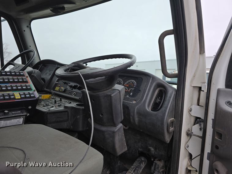 image for item DW3930 2018 Freightliner Business Class M2 street sweeper truck