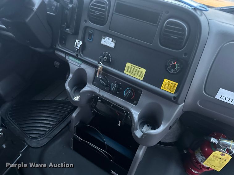 image for item DX3924 2014 Thomas  Saf-T-Liner C2 school bus