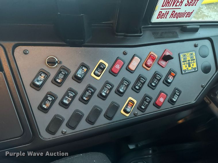 image for item DX3924 2014 Thomas  Saf-T-Liner C2 school bus