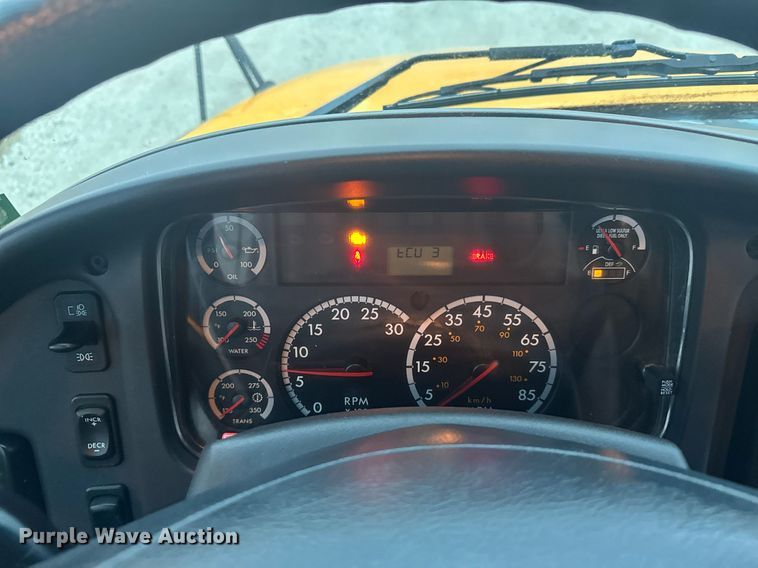 image for item DX3924 2014 Thomas  Saf-T-Liner C2 school bus