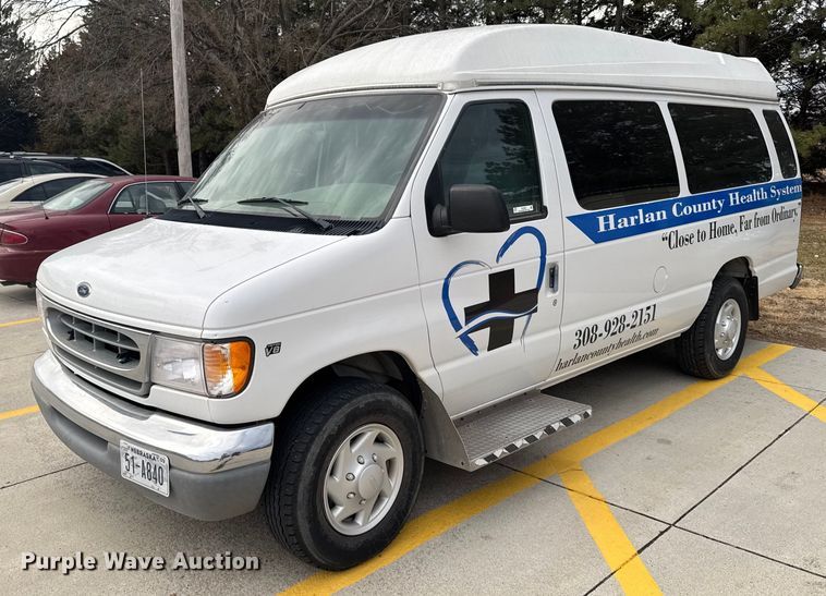 image for item DX3928 1999 Ford E350 Super Duty XLT handicap accessible van