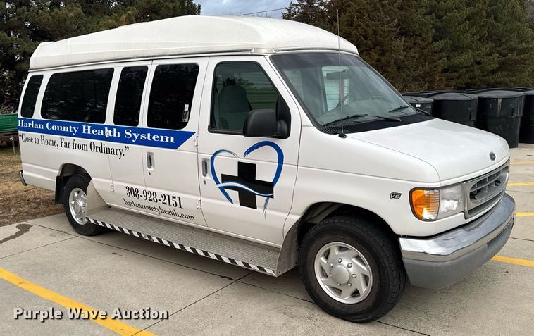 image for item DX3928 1999 Ford E350 Super Duty XLT handicap accessible van