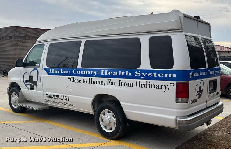 image for item DX3928 1999 Ford E350 Super Duty XLT handicap accessible van