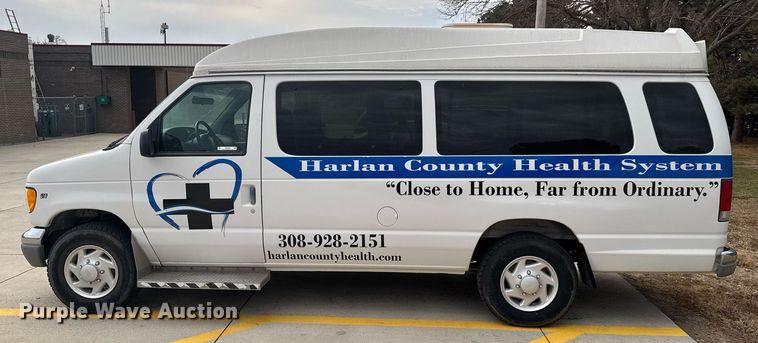 image for item DX3928 1999 Ford E350 Super Duty XLT handicap accessible van