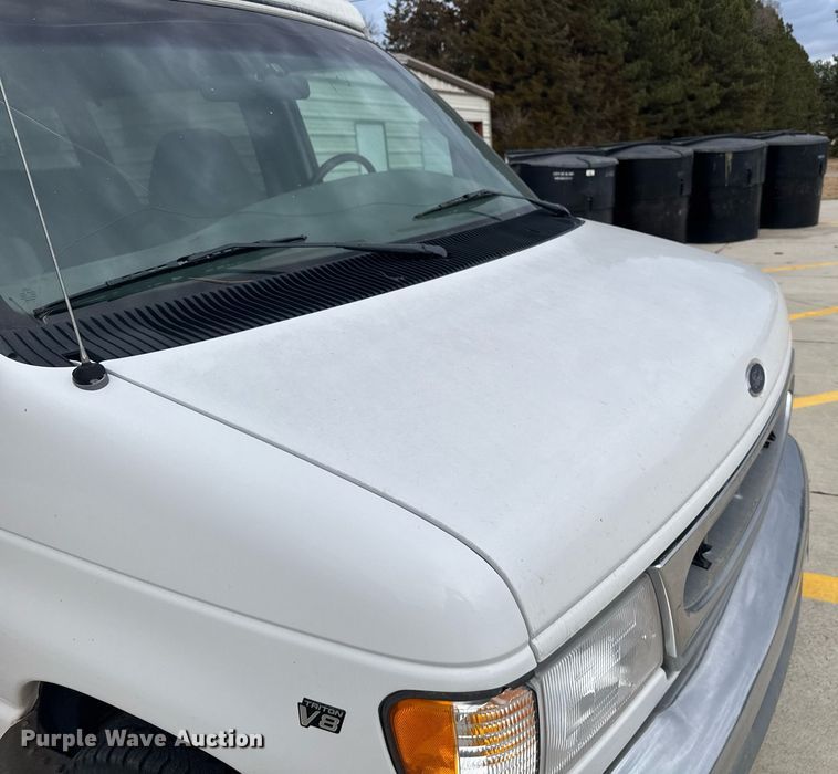 image for item DX3928 1999 Ford E350 Super Duty XLT handicap accessible van