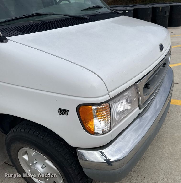 image for item DX3928 1999 Ford E350 Super Duty XLT handicap accessible van